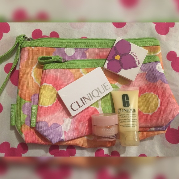 Clinique Bundle 👛 - Picture 1 of 4