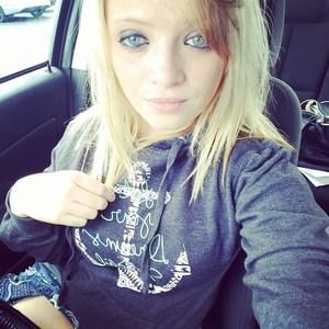 Meet your Posher, Alexis