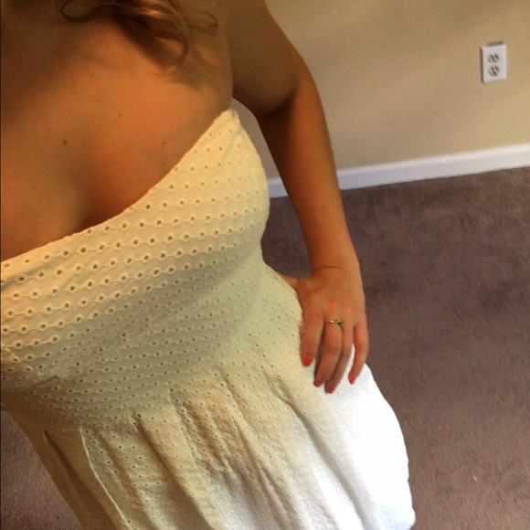 White cotton lacy strapless dress!