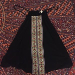 Super cute black sleeveless top!
