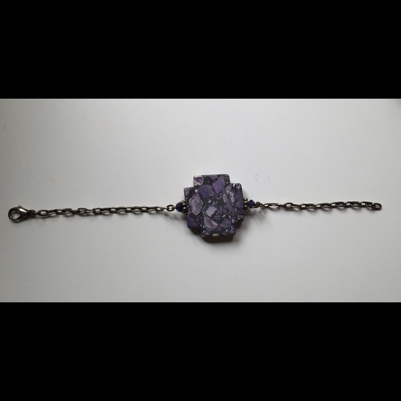 Purple stone on chain bracelet. - Picture 1 of 4