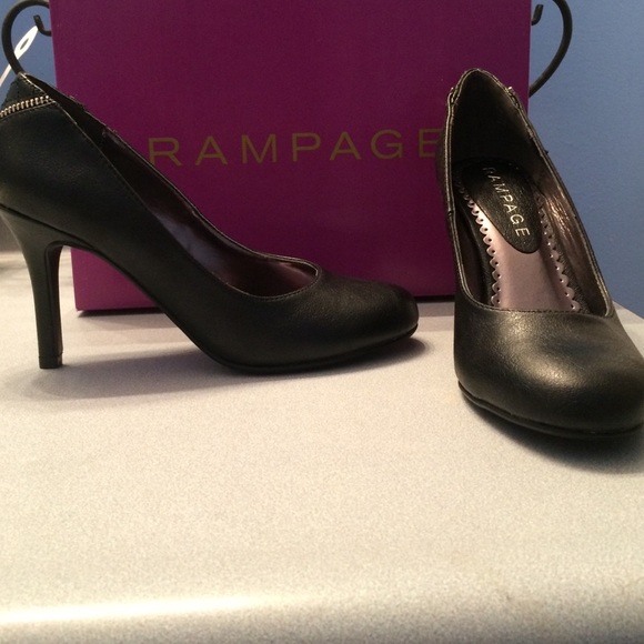 Dress shoes