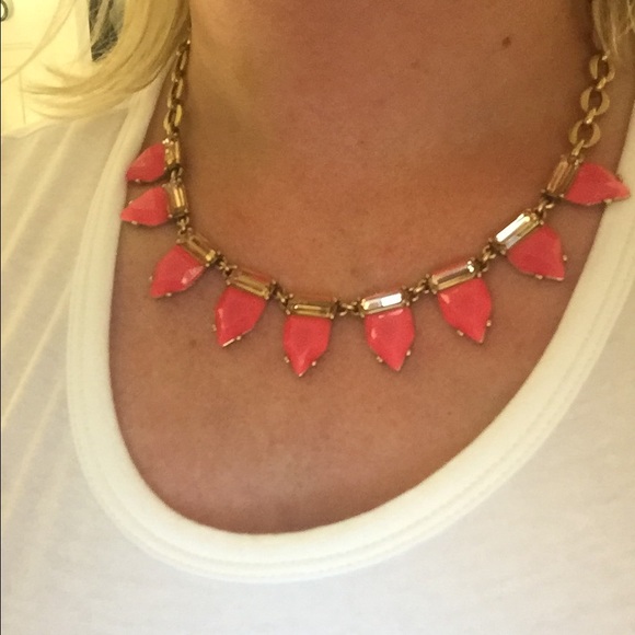 Stella & Dot gold necklace pink triangular stones