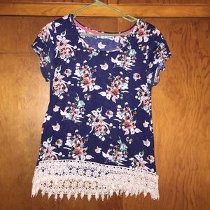 Maurice's size large summer flower shirt