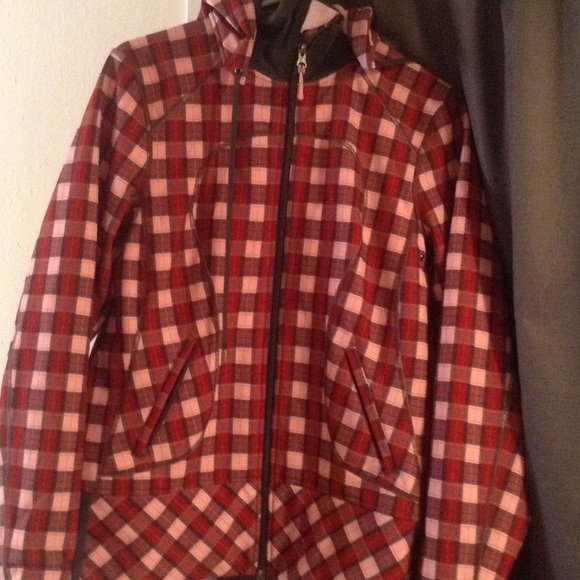 Lululemon rain jacket removable hood