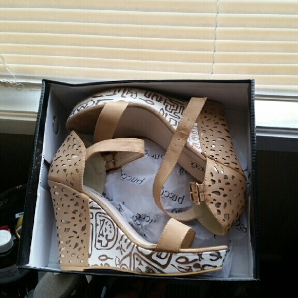 White & Tan Wedges w/ Metallic