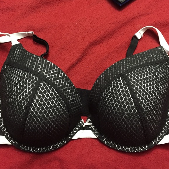 42D Cacique push up padded plunge bra very sexy