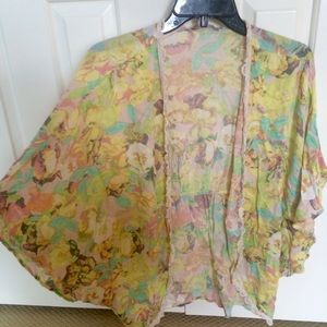 *DONATING TMRW* 🌸 Forever 21 Flowy Floral Kimono