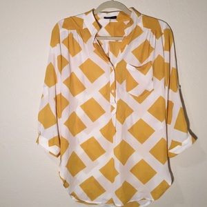 Francesca's Diamond Pattern Blouse