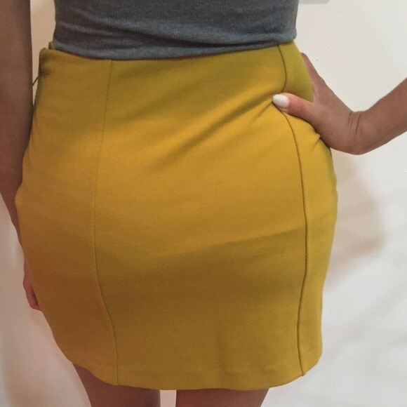 🚩SOLD IN BUNDLE🚩Size 8 Adrienne Vittadini skirt - Picture 4 of 4