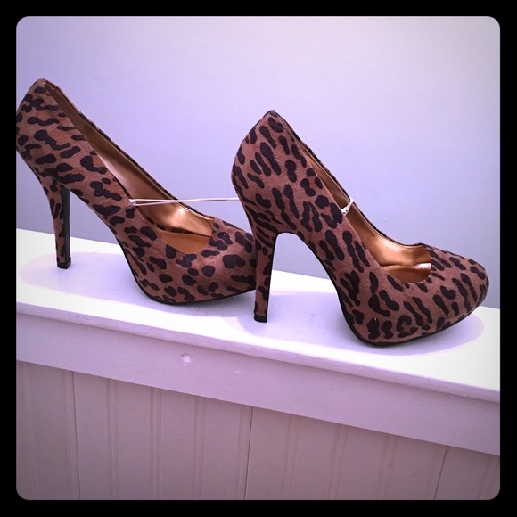 NWOT Leopard pumps