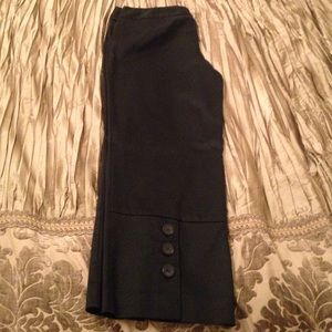 Slight shiny stretch Capri, black, limited