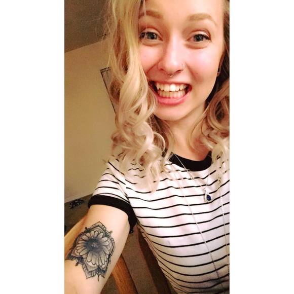 Meet your Posher, Alex - Picture 1 of 1