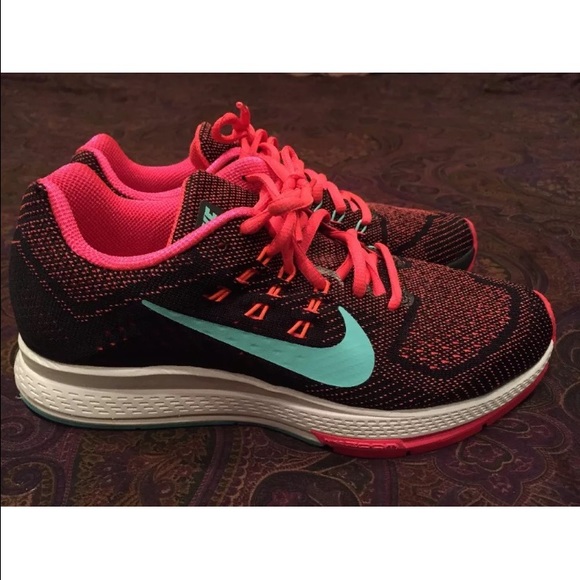 Nike structure 18 Size 7
