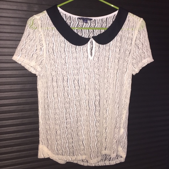 Super cute and class American eagle blouse!