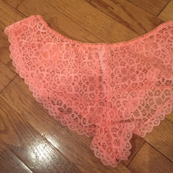 🛍VS Dream Angels Lace-Up Shorts in Peach! - Picture 3 of 3