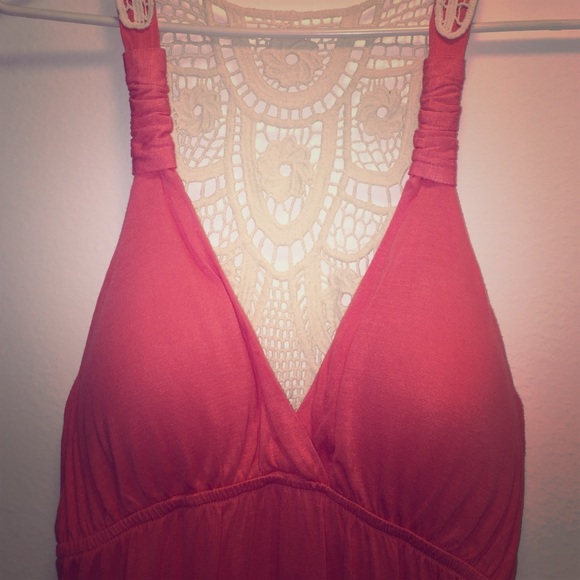 🌺Cute coral/peach tanktop with crochet lace 🌺