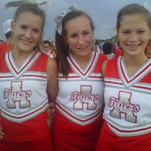 Meet your Posher, Elizabeth