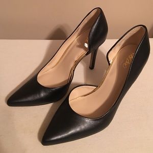 Black Mossimo Pumps