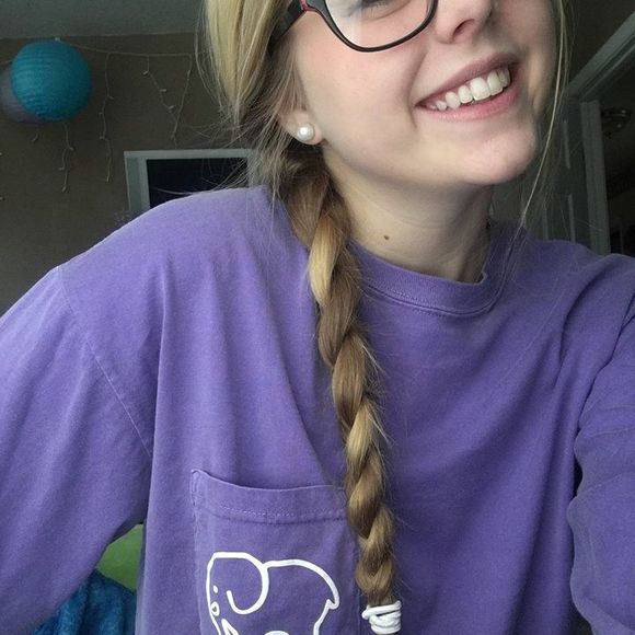 Meet your Posher, Alexis - Picture 1 of 1