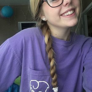 Meet your Posher, Alexis