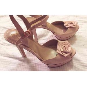✖️✖️ SOLD✖️✖️Vince Camuto Blush Rose Peeptoe Heels