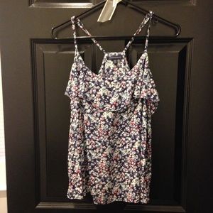 American Eagle Frilly floral camisole M