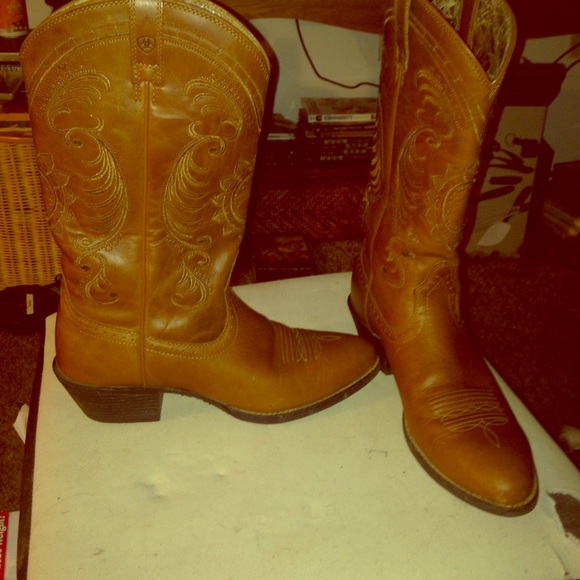 Genuine leather boots