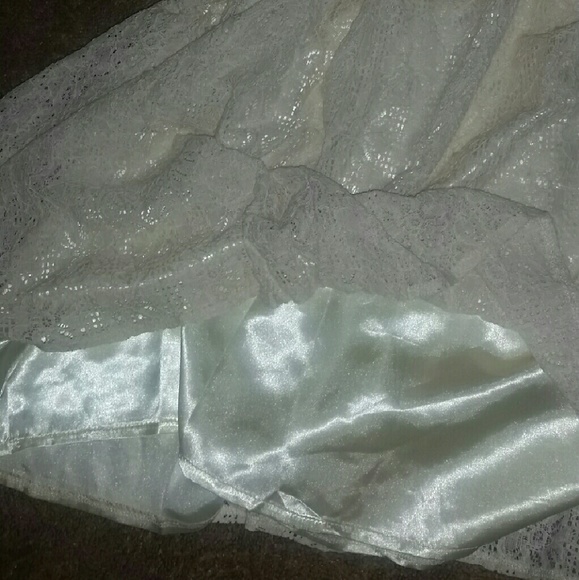 ❌SOLD ❌ 💙Full lace skirt💙 - Picture 3 of 4