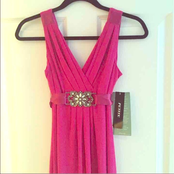 Beautiful pink formal petite dress - Picture 1 of 3