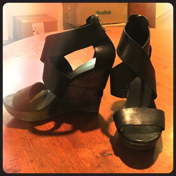 DVF Black Wedge Leather Sandals, sz 7