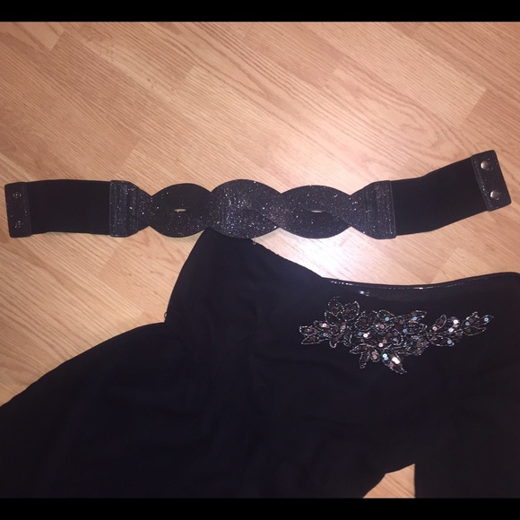 Black one shoulder dress. - Picture 3 of 4