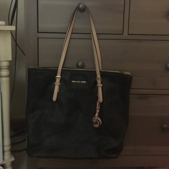 Black Michael Kors bag