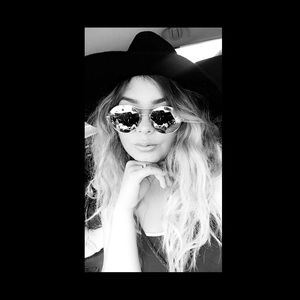 Meet your Posher, Ilce