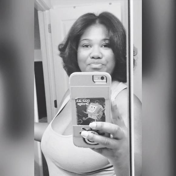 Meet your Posher, Danielle - Picture 1 of 1