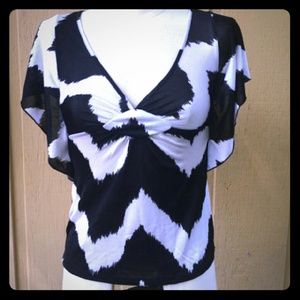 Pretty white and black blouse by Heart Soul