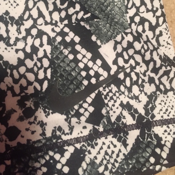 SOLDⓂ️ - Picture 2 of 4