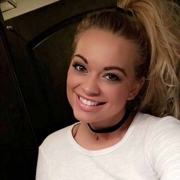 Meet your Posher, Tayler - Picture 2 of 2