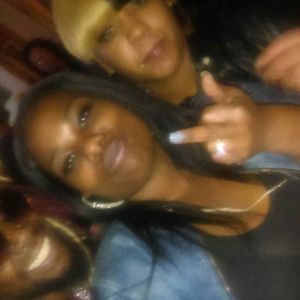 Meet your Posher, Laray