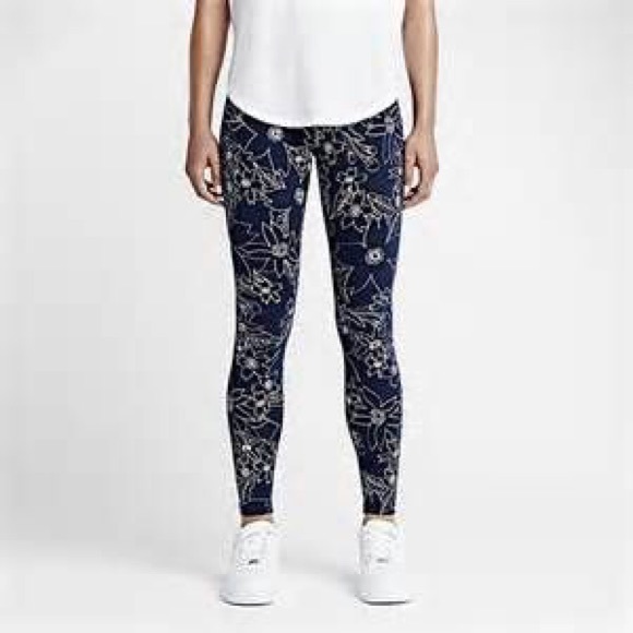 Nike Leg a See Hawaiian leggings