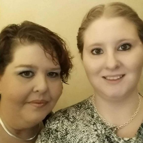 Meet your Posher, Mona