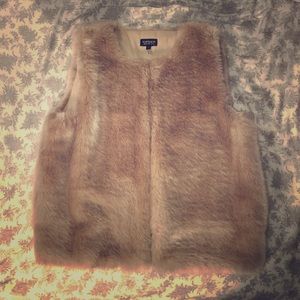 Blush Faux fur vest!