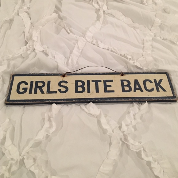 Brandy Melville sign