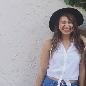 Meet your Posher, Regan