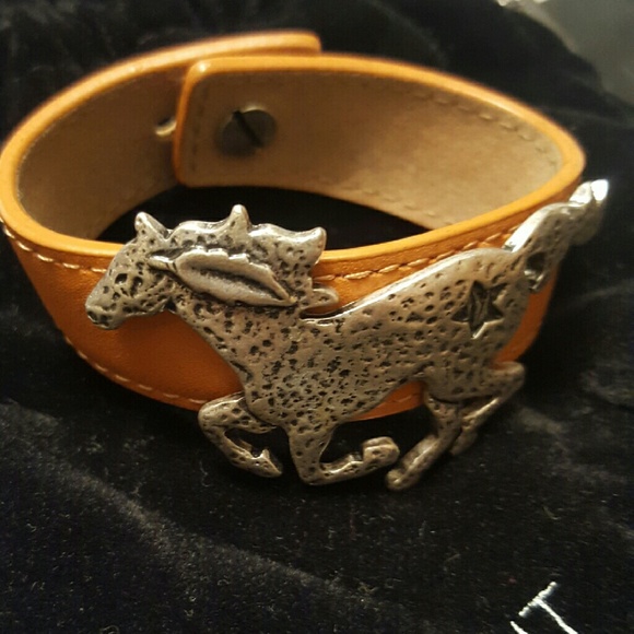 Jewelmint Rodeo Drive Bracelet