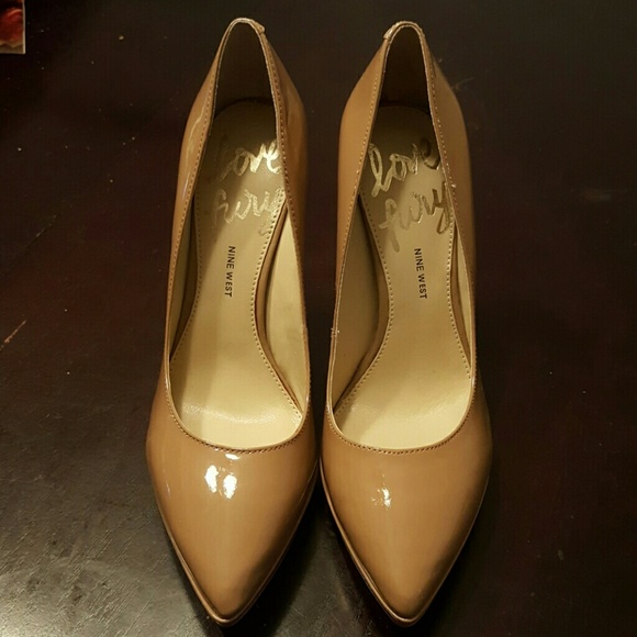 NWOT Nude Pumps