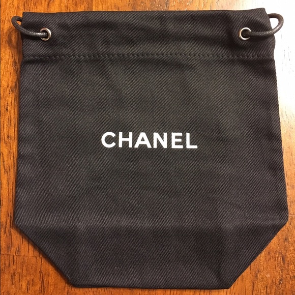 🎉🎊Price reduced🎉🎊 Chanel accessories dust bag.