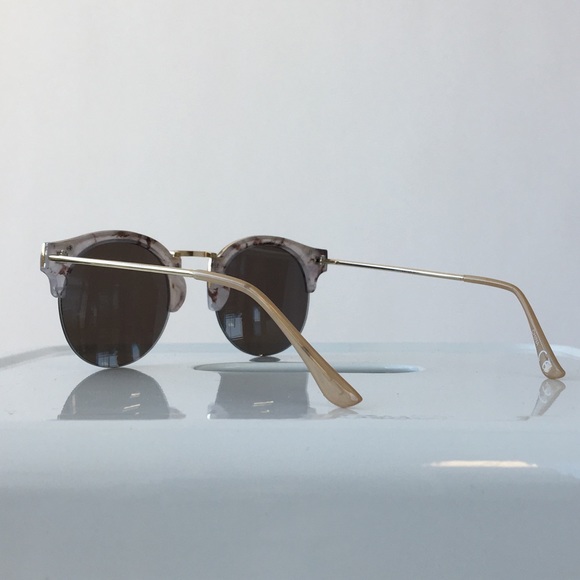 Mirrored Sunglasses With Smoky Patterned Browline - Picture 3 of 4