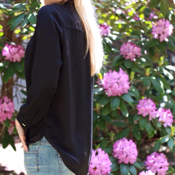 SOLD OUT▫️ Black Gold Rope Blouse - Picture 3 of 4