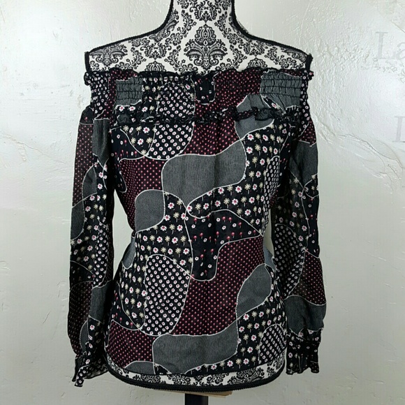 Just in Time Tops - SOLD in a bundle to @danamarieee